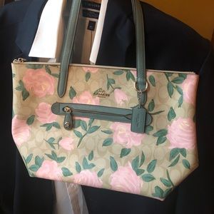 Coach purse - great condition